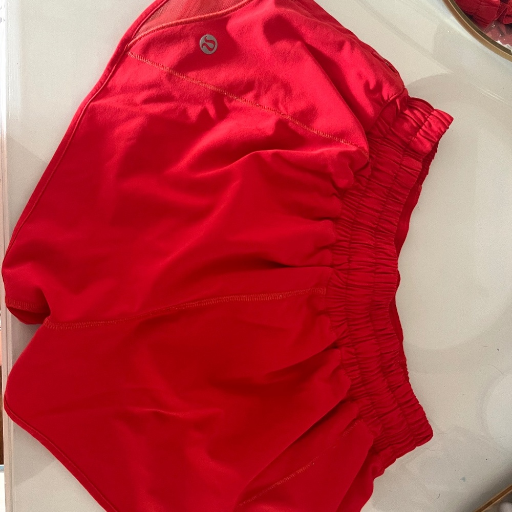 Lululemon Hotty Hot Shorts 2.5